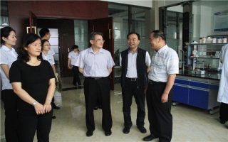 廢棄物資源化國家工程研究中心、昆明理工大學(xué)孫可偉教授,棄物資源化國家工程研究中心常務(wù)副主任、昆明理工大學(xué)教授李如燕博士蒞臨指導(dǎo)